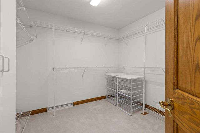 63 BRENTWOOD LANE, Appleton, WI 54915