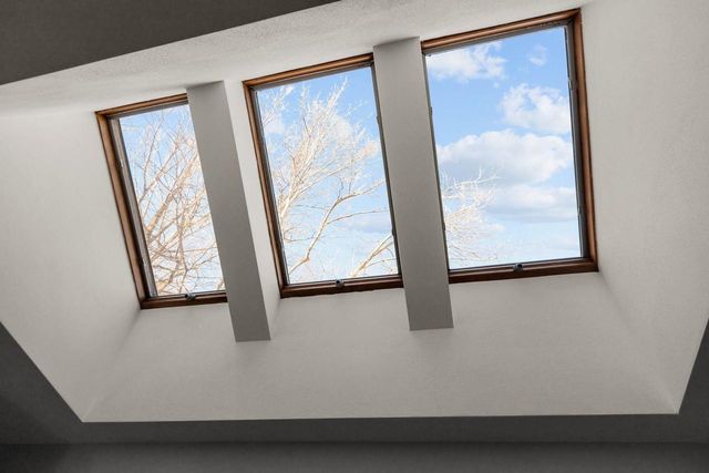 63 BRENTWOOD LANE, Appleton, WI 54915