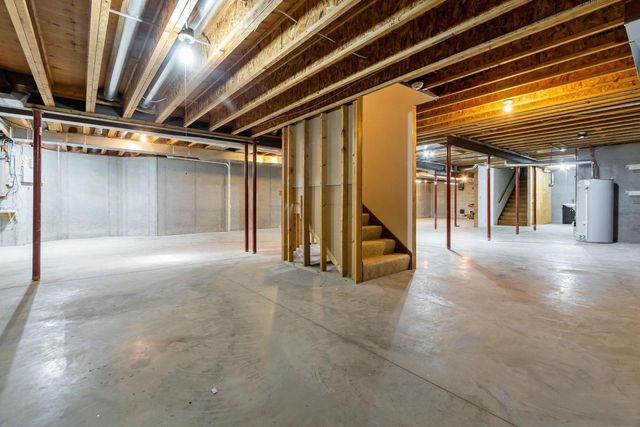 63 BRENTWOOD LANE, Appleton, WI 54915