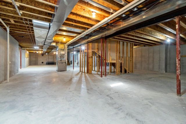 63 BRENTWOOD LANE, Appleton, WI 54915