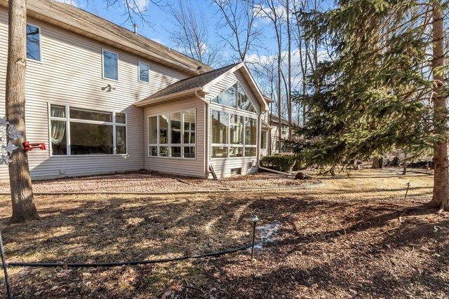 63 BRENTWOOD LANE, Appleton, WI 54915