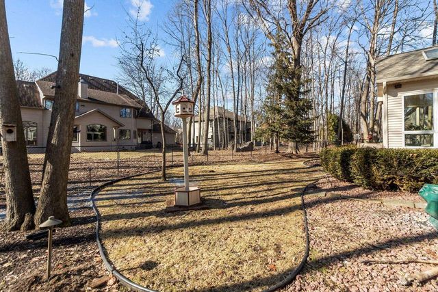 63 BRENTWOOD LANE, Appleton, WI 54915