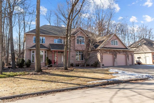 63 BRENTWOOD LANE, Appleton, WI 54915