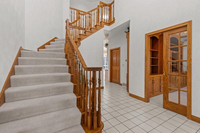 63 BRENTWOOD LANE, Appleton, WI 54915