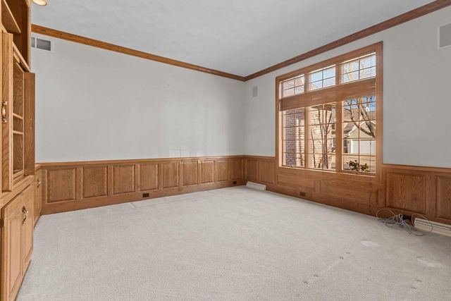 63 BRENTWOOD LANE, Appleton, WI 54915