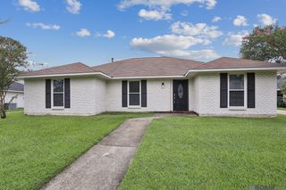 13533 Willowridge Ave, Saint George, LA 70817