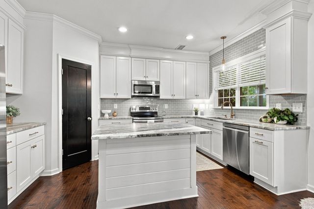 1851 Erlinger Dr, Nolensville, TN 37135
