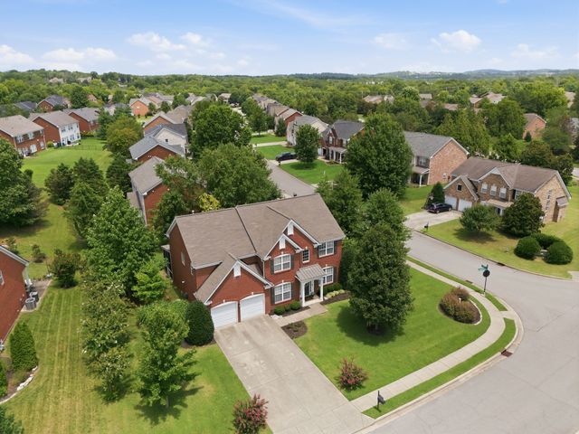 1851 Erlinger Dr, Nolensville, TN 37135