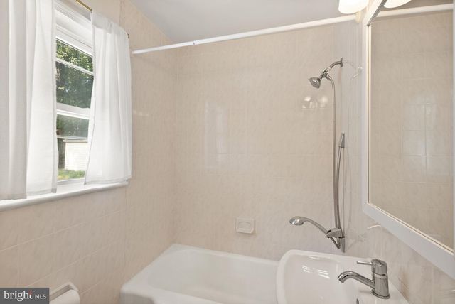 4144 ADDISON RD, Fairfax, VA 22030