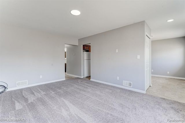 547 S Hawthorne Street, Westland, MI 48186