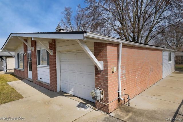 547 S Hawthorne Street, Westland, MI 48186