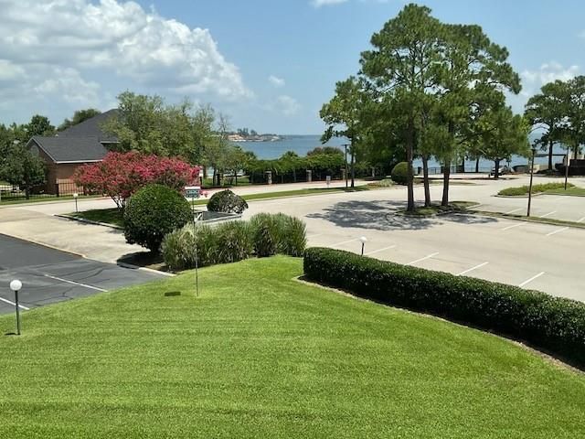 12800 Melville Drive 209-B, Montgomery, TX 77356
