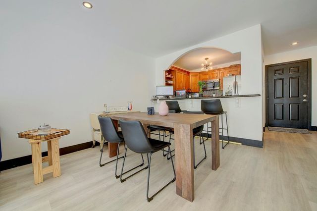 18111 NW 68th Avenue I210, Hialeah, FL 33015