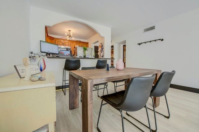 18111 NW 68th Avenue I210, Hialeah, FL 33015