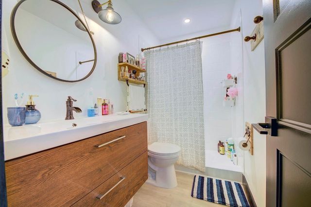 18111 NW 68th Avenue I210, Hialeah, FL 33015