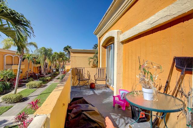 18111 NW 68th Avenue I210, Hialeah, FL 33015