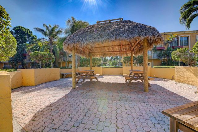 18111 NW 68th Avenue I210, Hialeah, FL 33015