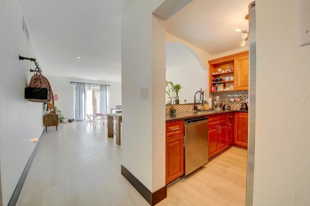 18111 NW 68th Avenue I210, Hialeah, FL 33015