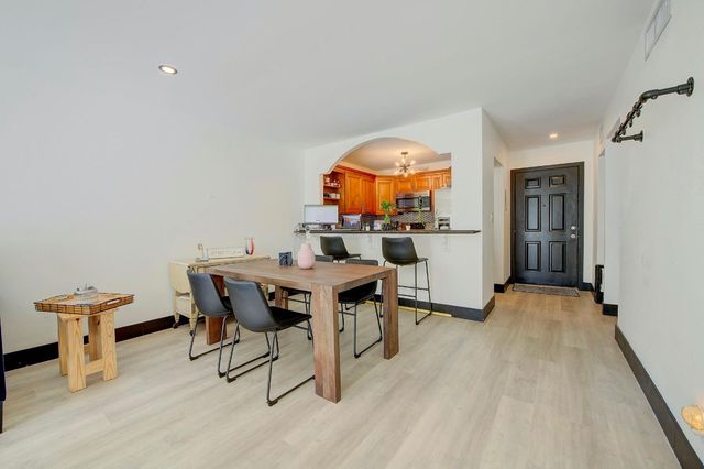 18111 NW 68th Avenue I210, Hialeah, FL 33015