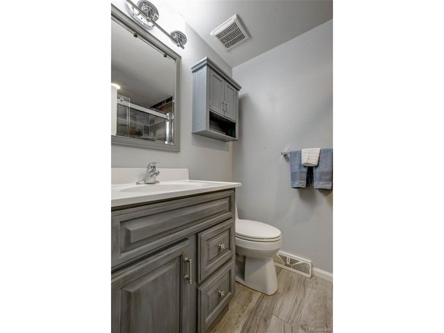 2433 E Fremont Ct, Littleton, CO 80122