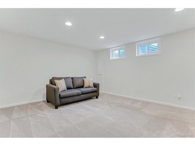 2433 E Fremont Ct, Littleton, CO 80122