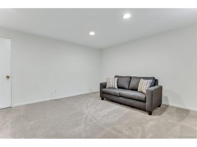 2433 E Fremont Ct, Littleton, CO 80122