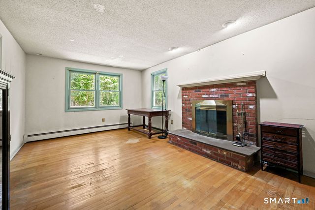 10 Oak Hill Drive, Clinton, CT 06413