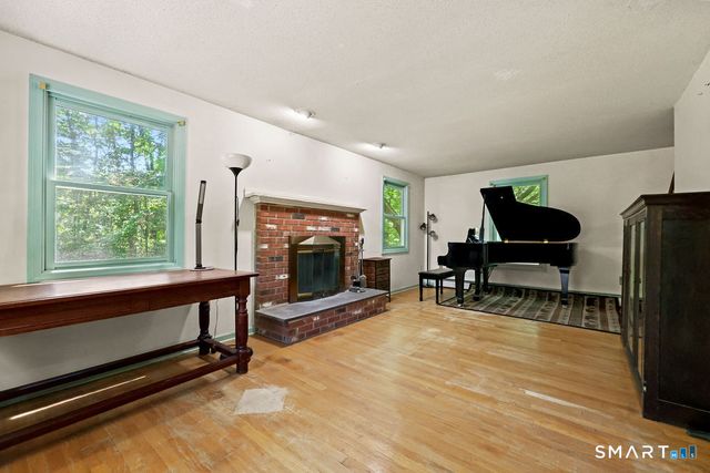 10 Oak Hill Drive, Clinton, CT 06413