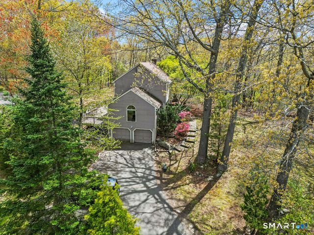 10 Oak Hill Drive, Clinton, CT 06413