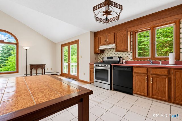 10 Oak Hill Drive, Clinton, CT 06413