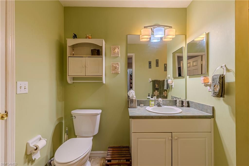 Image 20 of property listing at 4140 8th CT, Cape Coral, FL 33914