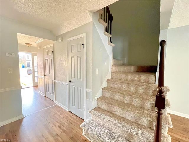 5218 Stockton DR, Virginia Beach, VA 23464