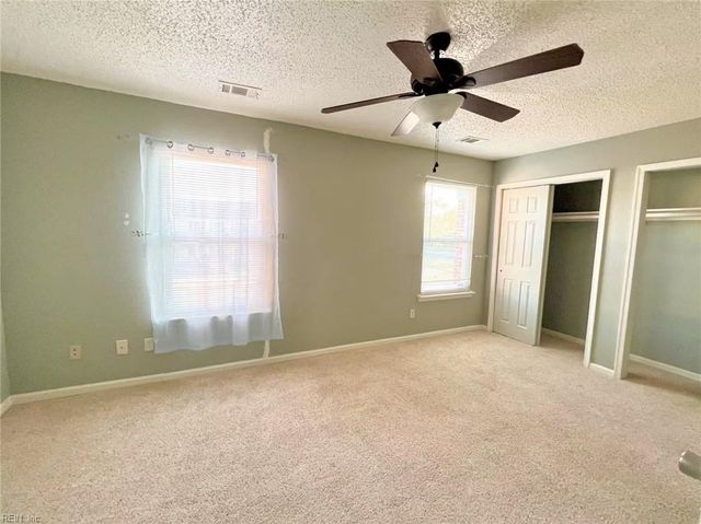 5218 Stockton DR, Virginia Beach, VA 23464