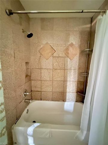 5218 Stockton DR, Virginia Beach, VA 23464