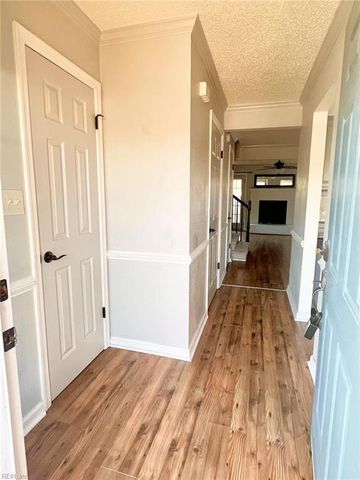 5218 Stockton DR, Virginia Beach, VA 23464