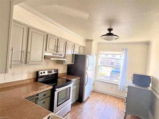 5218 Stockton DR, Virginia Beach, VA 23464