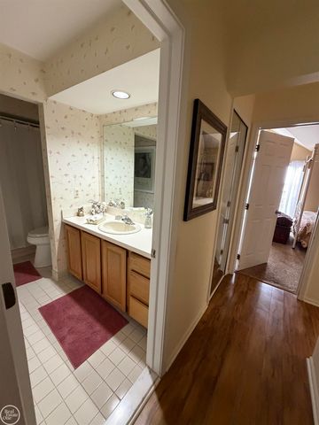 37884 N Laurel Park Drive, Livonia, MI 48152