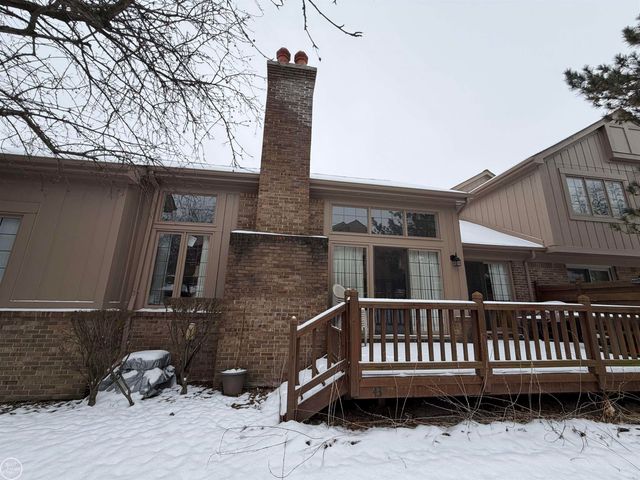37884 N Laurel Park Drive, Livonia, MI 48152