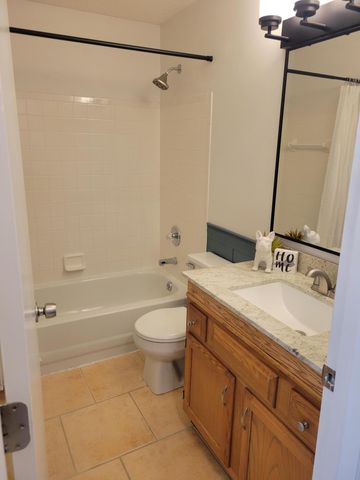 25 Rio Grande Cir., 7, Florence, KY 41042