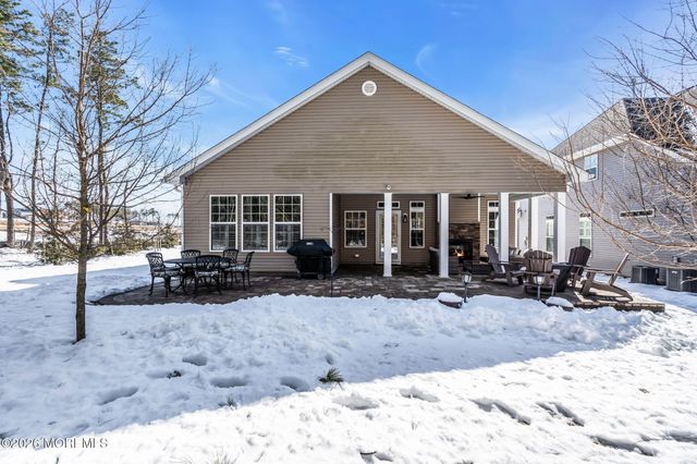 62 Milky Way Drive, Barnegat, NJ 08005