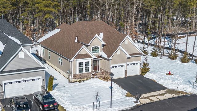 62 Milky Way Drive, Barnegat, NJ 08005