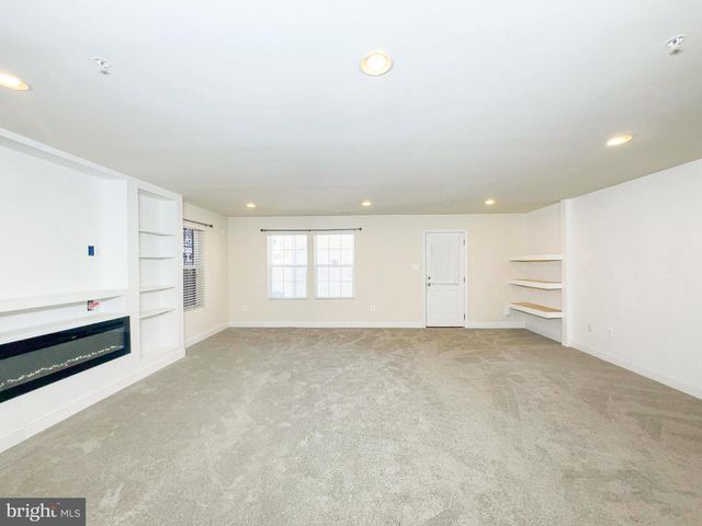 11407 TOLKIEN AVE, White Plains, MD 20695