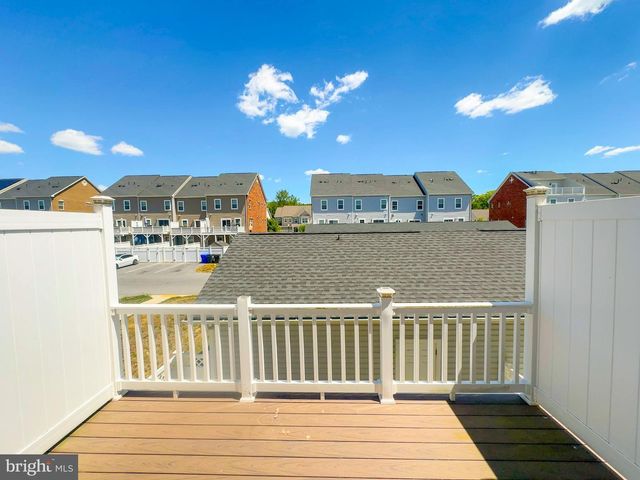 11407 TOLKIEN AVE, White Plains, MD 20695