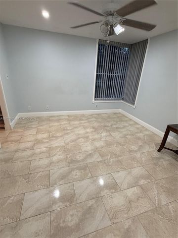 942 NE 199th St 102, Miami, FL 33179