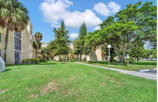 942 NE 199th St 102, Miami, FL 33179