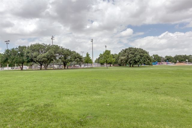 818 Wateka Way, Richardson, TX 75080