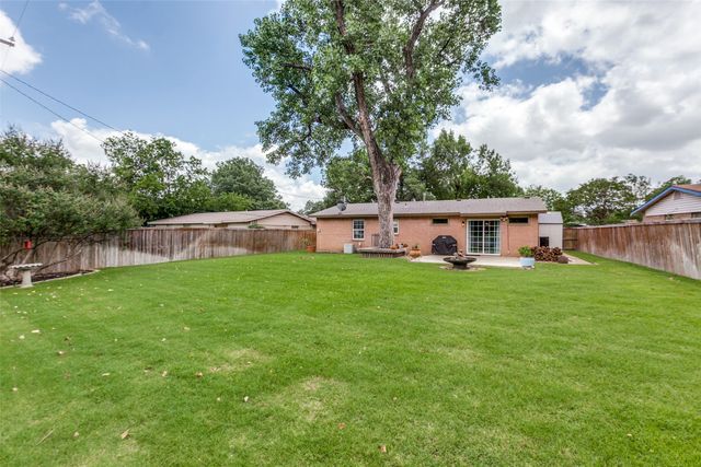 818 Wateka Way, Richardson, TX 75080