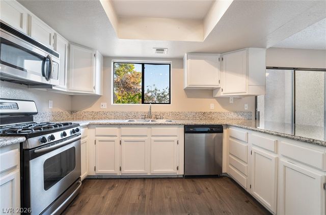 3929 South Torrey Pines Drive, Las Vegas, NV 89103