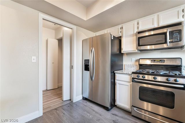 3929 South Torrey Pines Drive, Las Vegas, NV 89103