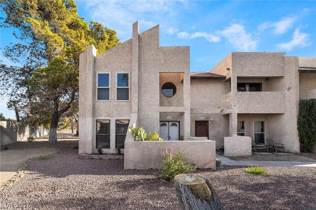3929 South Torrey Pines Drive, Las Vegas, NV 89103